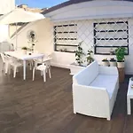 Stanza E Bagno Privato, Idromassaggio Con Extra Fee, In Panzió