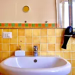 Stanza E Bagno Privato, Idromassaggio Con Extra Fee, In 3* Ferrara