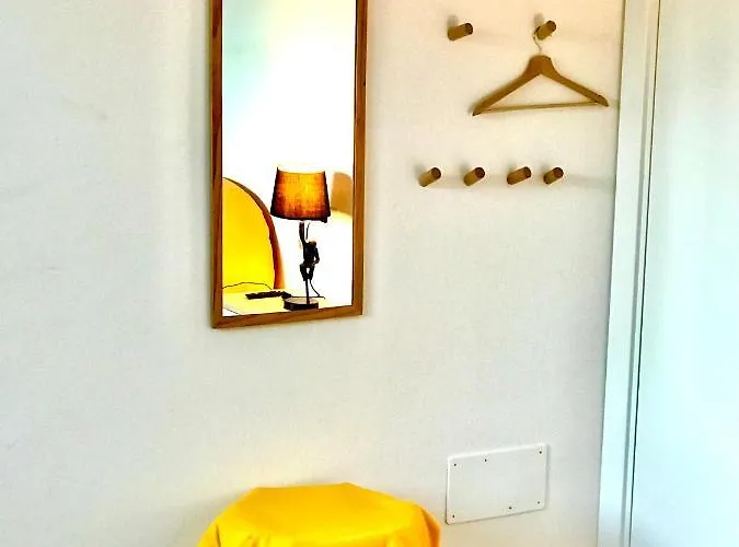 Stanza E Bagno Privato, Idromassaggio Con Extra Fee, In B&B 3*