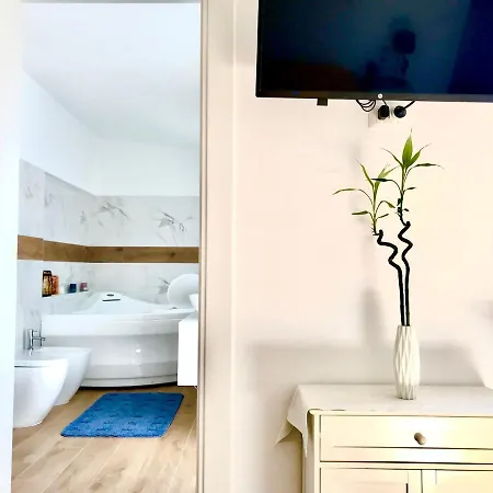 Stanza E Bagno Privato, Idromassaggio Con Extra Fee, In فندق مبيت وإفطار 3*
