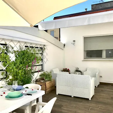 Stanza E Bagno Privato, Idromassaggio Con Extra Fee, In Ferrara