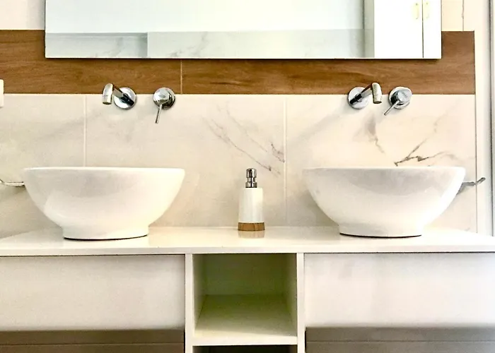 Stanza Con Bagno Privato Con Idromassaggio In Delizioso Bed & Breakfast 3*