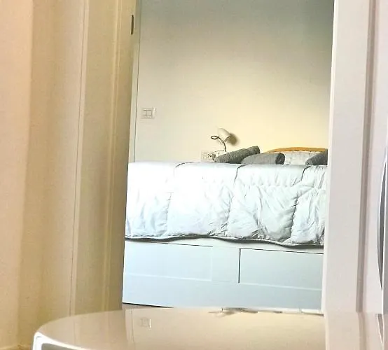 Stanza Con Bagno Privato Con Idromassaggio In Delizioso Bed & Breakfast 3*