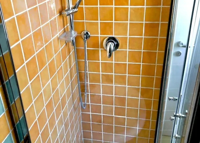 Stanza Con Bagno Privato Con Idromassaggio In Delizioso